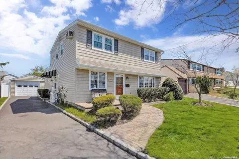 882 Merillon Ave, Westbury, NY 11590