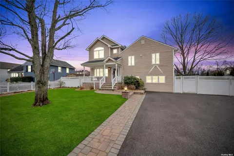 3702 Bernard Dr, Wantagh, NY 11793