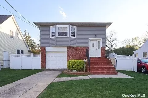 186 Maple Ave, East Meadow, NY 11554
