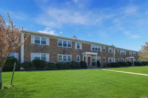 4030 Jerusalam Ave #2A, Seaford, NY 11783