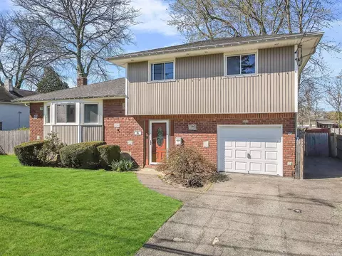 65 Belmont Ave, Plainview, NY 11803