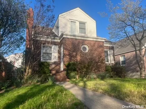 58-07 219th St, Bayside, NY 11364