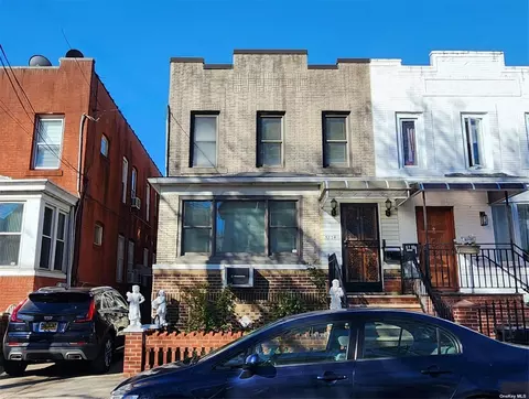 57-34 69th Ln, Maspeth, NY 11378