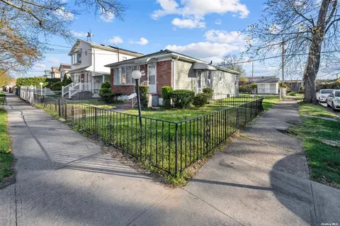 222-04 141st Rd, Laurelton, NY 11413
