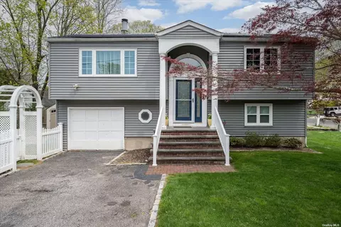 8 Beverly Rd, South Huntington, NY 11746
