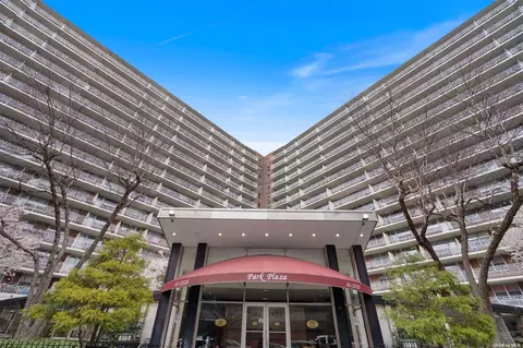 61-25 97th St #4P, Rego Park, NY 11374