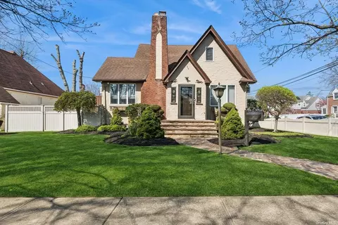 58 Dobson Ave, Merrick, NY 11566