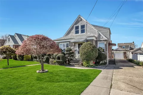 178 Dow Ave, Mineola, NY 11501