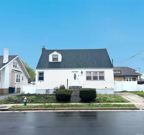 85 Ingraham St, Hempstead, NY 11550