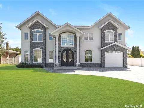 31 Sullivan Dr, Jericho, NY 11753