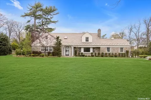 65 Cedar Ave, Hewlett Bay Park, NY 11557