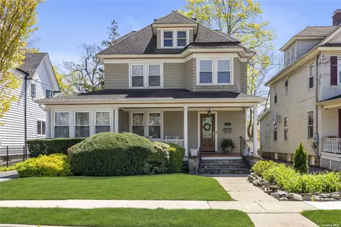 58 Driscoll Ave, Rockville Centre, NY 11570