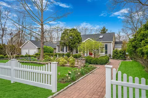 171 Riverside Ave, Mastic Beach, NY 11951