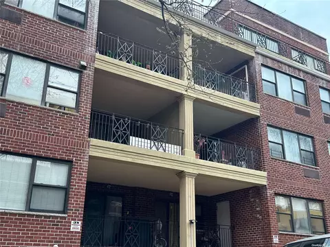 71-17 162nd St #2E, Fresh Meadows, NY 11365