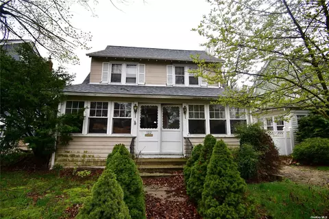 722 Silver Lake Pl, Baldwin, NY 11510