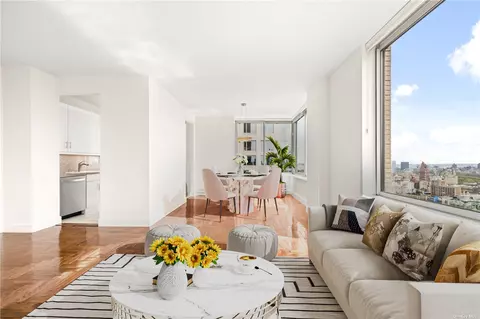 200 Riverside Blvd #46C, New York, NY 10069