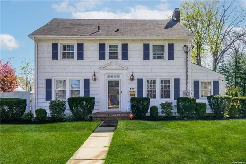 330 Linden Pl, Westbury, NY 11590