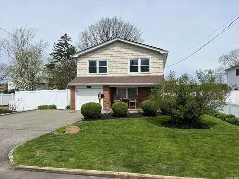 573 Windmill Ave, West Babylon, NY 11704
