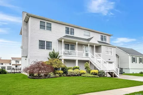 114 Beach Rd, Massapequa, NY 11758