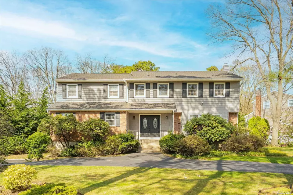 91 Mcculloch Dr, Dix Hills, NY 11746 29 Photos Movoto