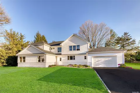 31 Edwards Ln, Glen Cove, NY 11542