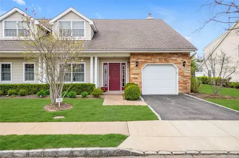 206 Miro Pl #399, Port Washington, NY 11050