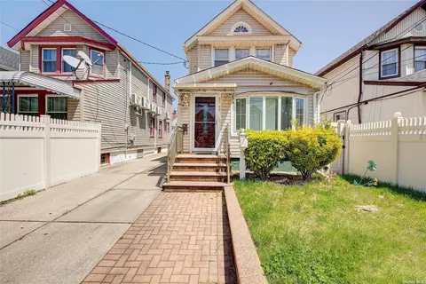 90-49 209th St, Queens Village, NY 11428