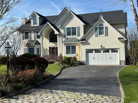 6 Marie Thomas Ct, Farmingdale, NY 11735
