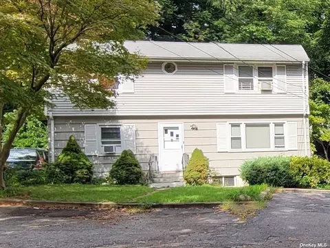 49 Roosevelt Ave, East Northport, NY 11731