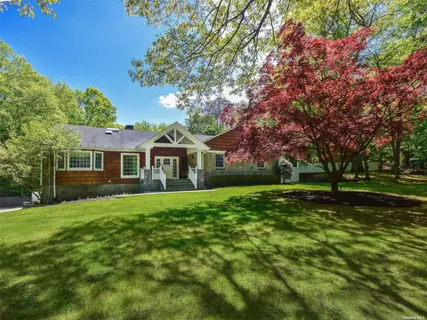 136 Wheatley Rd, Brookville, NY 11545