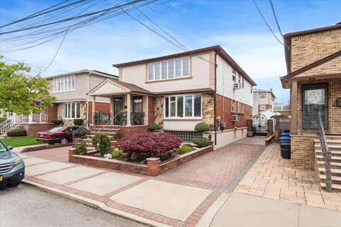 155-37 Bridgeton St, Howard Beach, NY 11414