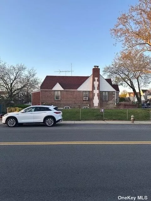 115-60 227th St, Cambria Heights, NY 11411