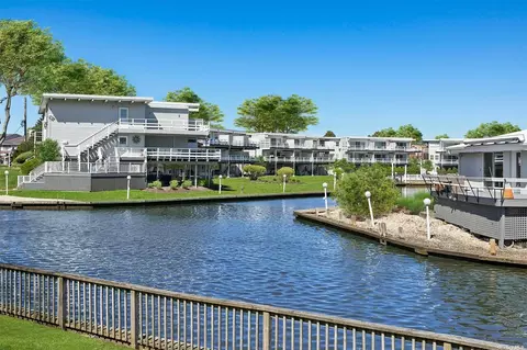 35 Library Ave #7K, Westhampton Beach, NY 11978