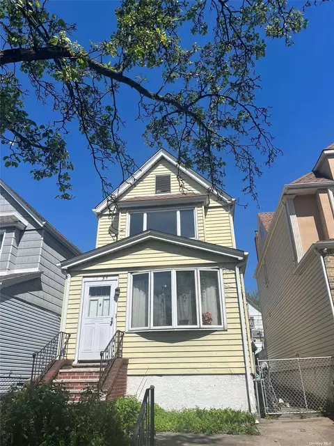 78-37 62nd St, Glendale, NY 11385