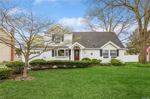 119 Shenandoah Blvd, Nesconset, NY 11767