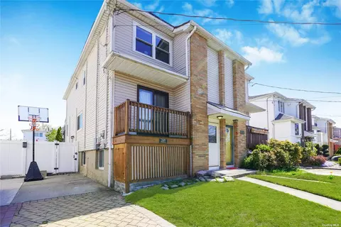 249 Slater Blvd, Staten Island, NY 10305