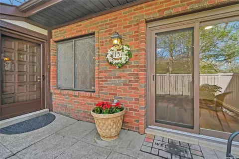 151 Skyline Dr #3A, Coram, NY 11727