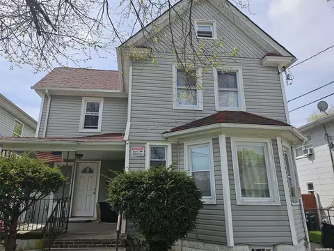 32 Dorlon St, Hempstead, NY 11550