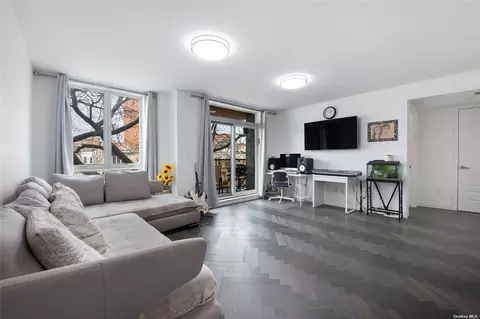 1502 W 1st St #2C, Brooklyn, NY 11204