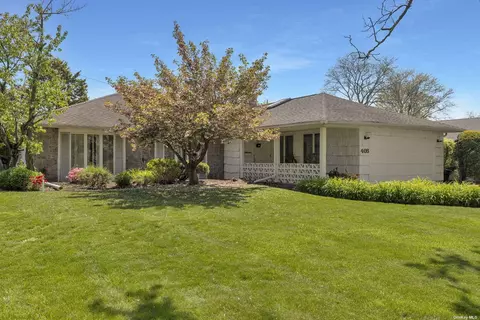 408 S Marginal Rd, Jericho, NY 11753