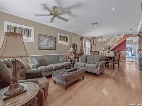 59-20 70th St, Maspeth, NY 11378