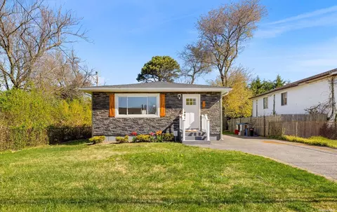 21 Cedar Rd, Amityville, NY 11701