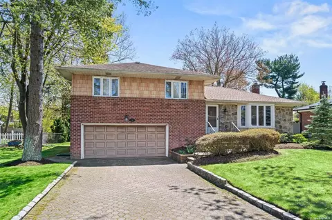 24 Eastfield Ln, Melville, NY 11747