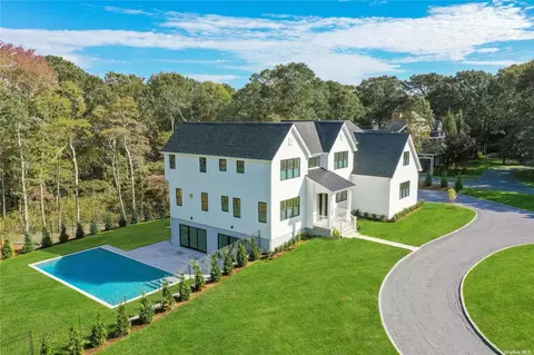 6 Lakewood Ln, Quogue, NY 11959