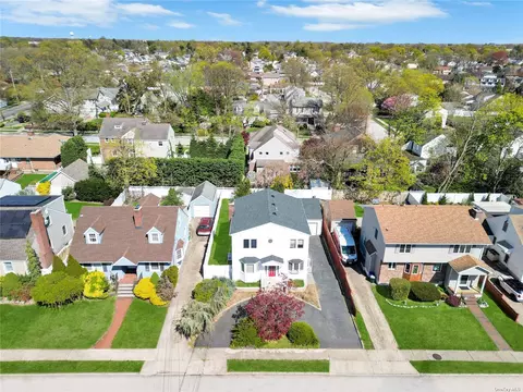 2687 Remsen St, Baldwin, NY 11510
