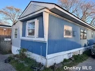 6 Birch Ave, Bay Shore, NY 11706