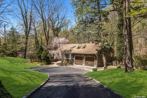 6 N Creek Rd, Northport, NY 11768