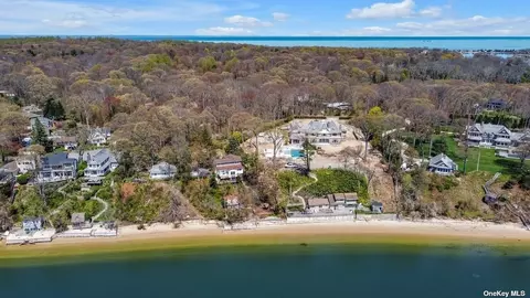 110 Old Winkle Point Rd, Northport, NY 11768