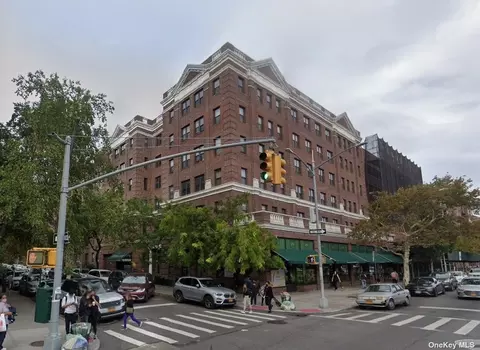84-01 37th Ave #309, Jackson Heights, NY 11372