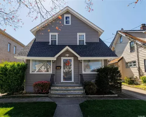 87-36 258th St, Floral Park, NY 11001